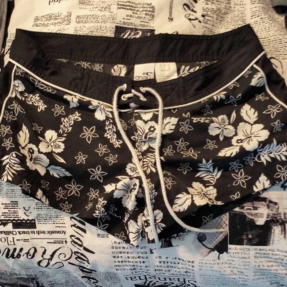 O'Neill Black Floral Women's Shorts